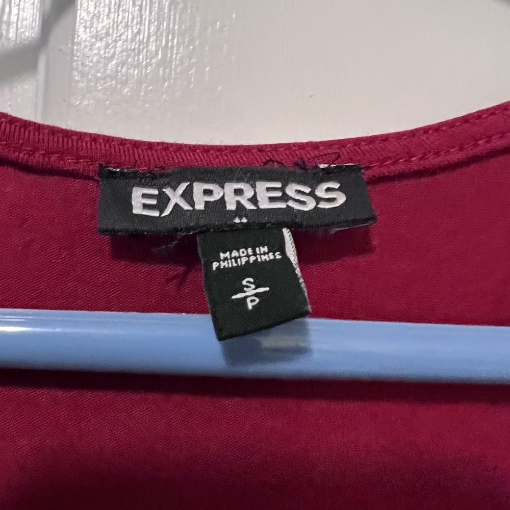 Express cold shoulder top - Picture 4 of 4